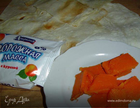 Тыкву, желательно, запечь заранее, порезать небольшими кусочками.