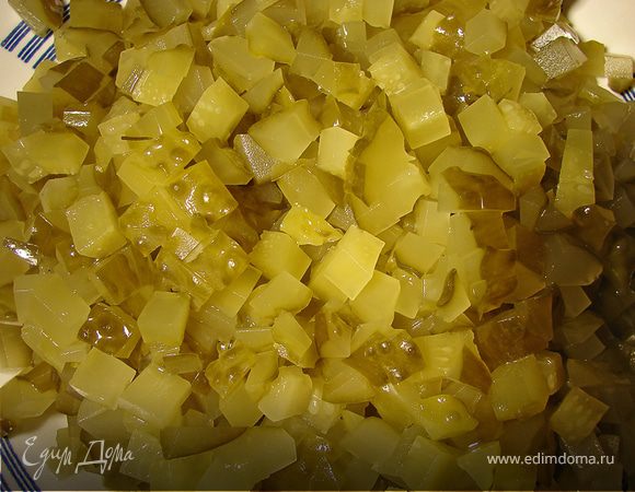 Параллельно в маленькой кастрюльке ставим тушиться огурцы с бульоном (минут 15-20)