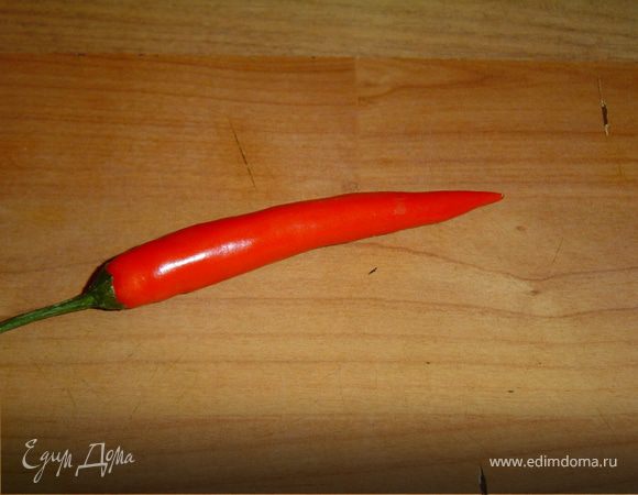 Для изготовления таких цветов нам нужен острый перец.
