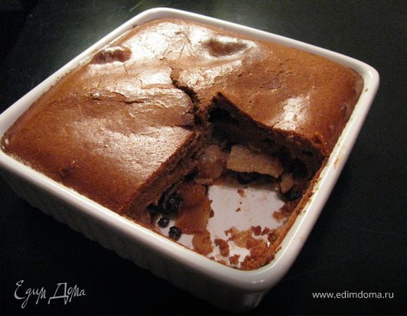 Тесто выложить на яблоки. Запекать
 30-35мин.