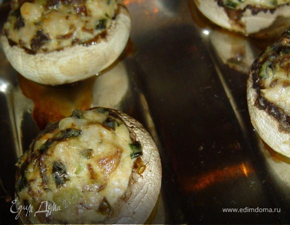 и ставим в разогретую до 200гр. духовку на 15 минут.