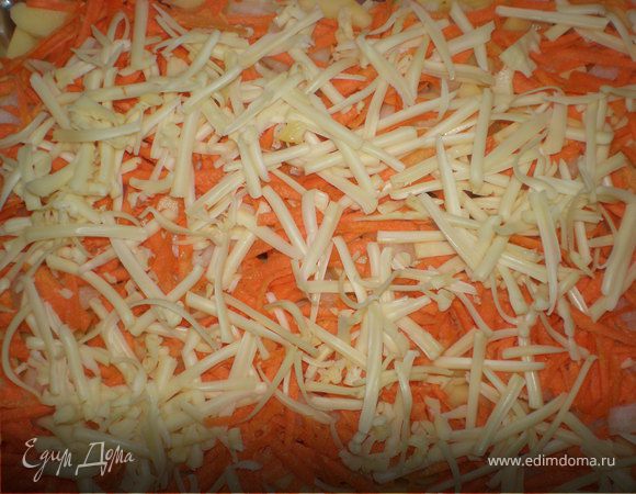 Сверху натёртый сыр, и фольгу запечатать. В духовку на час.