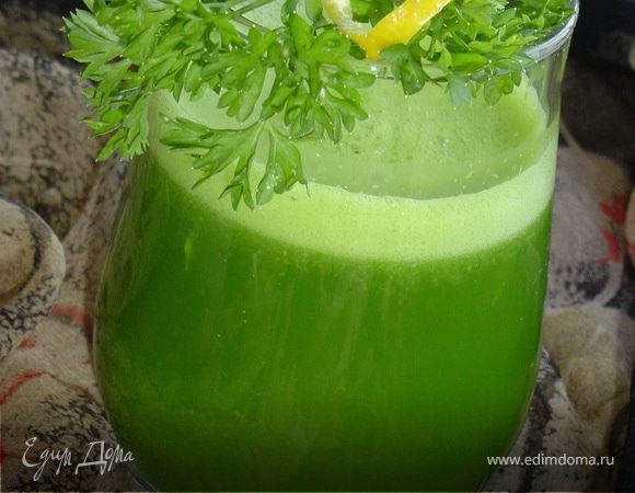 Этот напиток изумительного цвета наливаем в стакан, украшаем веточкой петрушки и цедрой лимона. Угощаем этим целебным напитком наших мужчин, да и самим можно принять для здоровья!
Лечимся, обогащаемся витаминами и микроэлементами!
Всем крепкого здоровья!!!