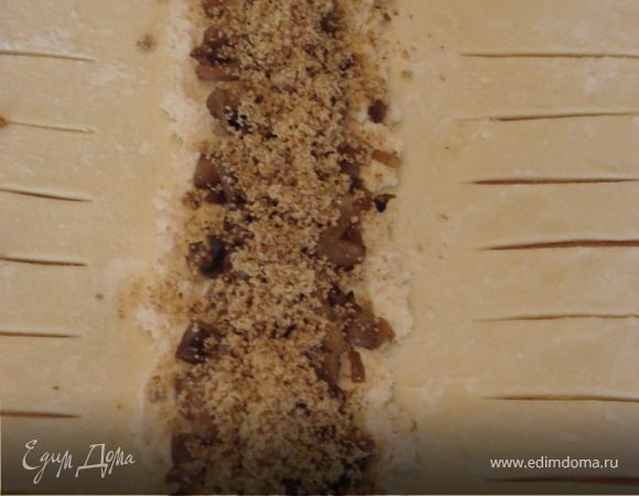 затем тертый миндаль