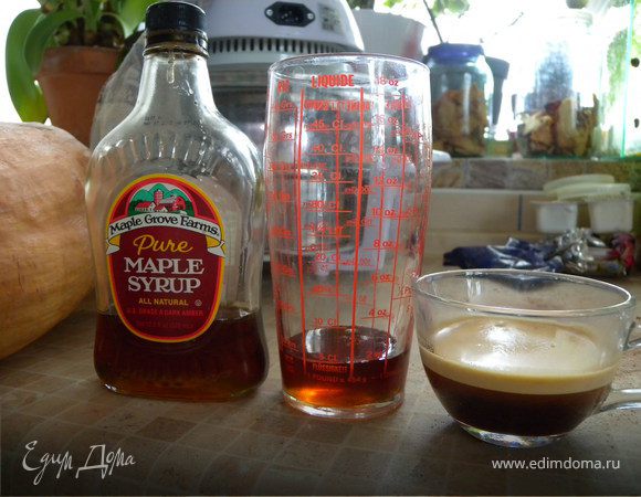 Пропитка: заварить крепкий кофе. Добавить сироп (кленовый). Не хотите пропитку - сделайте сметанный крем. но масляную оболочку все-равно придется потом делать.