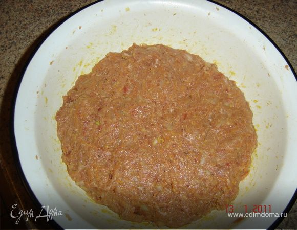 Тщательно все перемешать, посолить и поперчить по вкусу