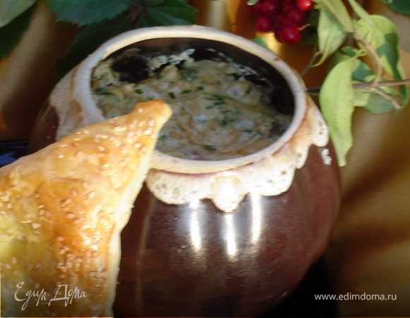 Достаем горшочки, открываем крышечки и ...наслаждаемся ароматом и вкусом превосходного блюда!