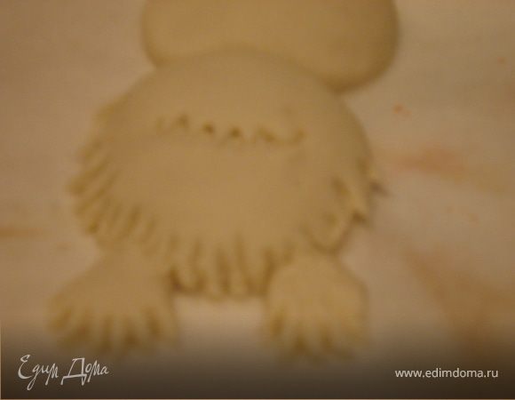 Как перышки будут готовы,приступаем к лепке лапок с оперением(следуйте пошаговым фото).