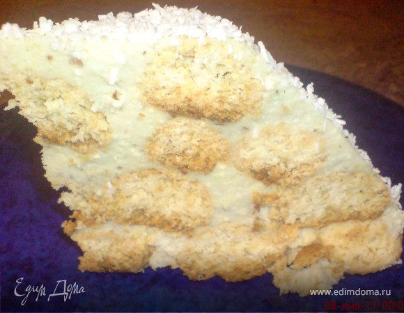 Приготовим печенье:
орехи измельчить в крошку и вместе с кокосовой стружкой поджарить на сухой сковороде(т.к. в суфле тоже добавляется кокос и орехи можно обжарить весь объём)
Мягкий маргарин растереть с сахаром и яйцом,добавить сметану.
Добавить все сыпучие ингредиенты,не забыв о кокосе и орехах,вымесить тесто.Оно получается липким и совсем "не рабочим"."Липучее тесто" формируем в "ком" и помещаем в холодильник(1-1,5)или в морозильн.камеру(30мин).
Из подмороженного теста будет очень легко катать шарики для печенья.