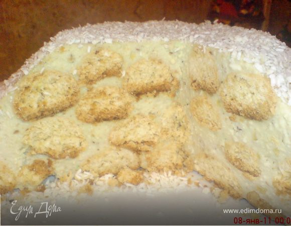 Для приготовления суфле,предварительно замочить желатин в молоке(или ориентироваться на ваш способ с желатином);сгущёное молоко и сливки вылить в ковшик и проварить,помешивая на медленном огне около 10мин.,добавить мягкий творог или сливочный сыр,ввести орехи,ванилин и желатин с молоком(если готовите суфле пока пекутся печенья,не добавляйте желатин).Можно приготовить заготовку без желатина,а когда будут готовы печенья,ввести желатин и перед сборкой торта хорошо взбить миксером.