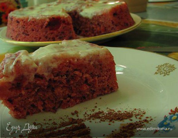 Чёрную смородину и вишню измельчить в блендере. Яйца взбиваем, добавляем туда сахар, измельчённую смородину, муку и разрыхлитель. Форму для СВЧ смазываем маслом и выкладываем тесто.

В СВЧ 20 мин. в режиме СВЧ + конвекция (Я предварительно прогреваю микроволновку). 