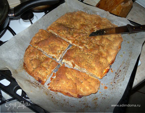 10. Выпекать при 180-200 градусах при нижнем и верхнем нагреве (у кого электродуховка) до коричневатой корочки около 45 минут. (Можно приподняв вилкой каждый слой теста проверить готовность мяса)