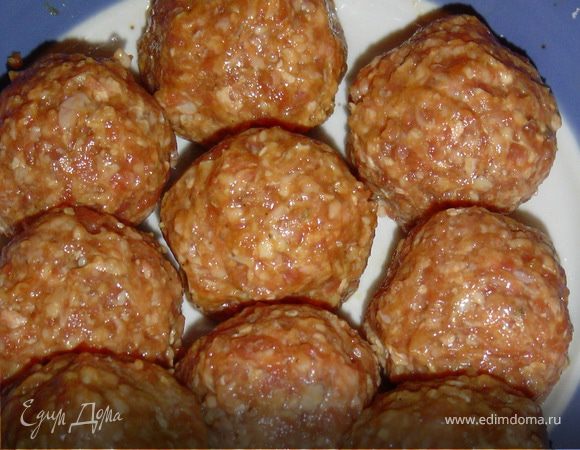 и формируем фрикадельки и обжариваем их на растительном масле.