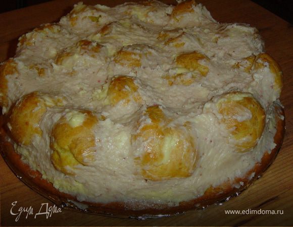 и все свободное пространство смазываем масляным кремом.