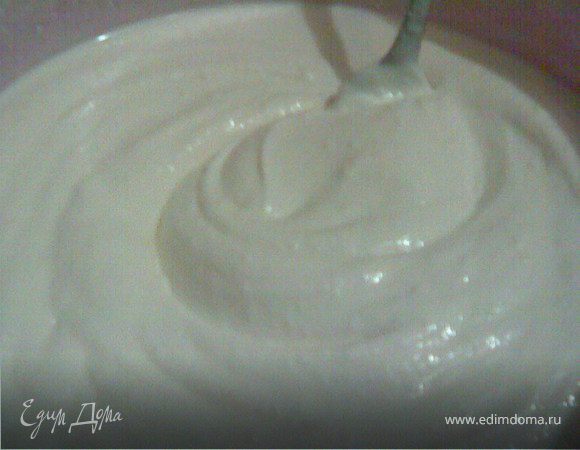 Потом соединяем эти две массы и хорошо перемешиваем.