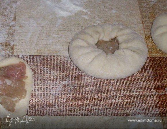 Защипываем, оставляя дырочку в середине