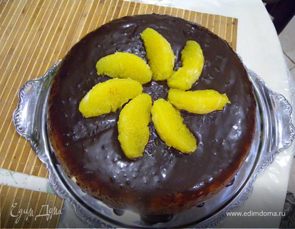 Чистим апельсиновые дольки. Выкладываем цветочком.