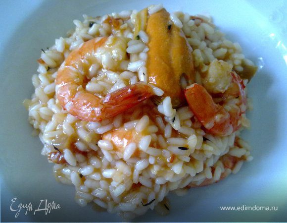 
Выложить рис в соус из мидий и креветок, поставить на огонь и хорошо перемешать. Всыпать пармезан, накрыть крышкой, снять и с огня и дать постоять 2 мин. И подавать.
