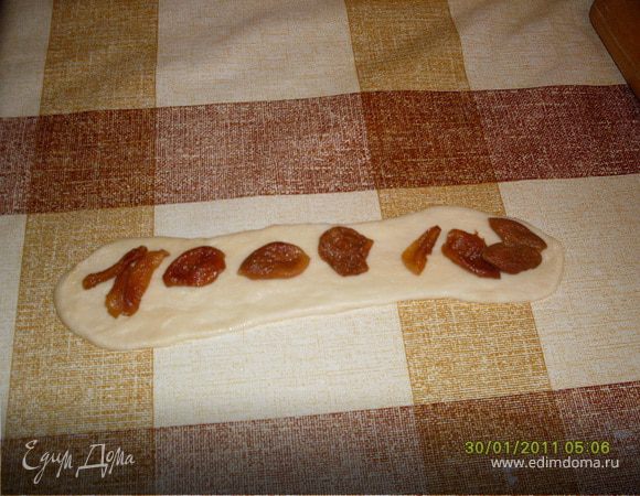 Мягкая курага тоже будет кстати.