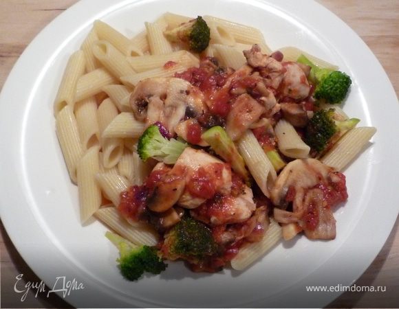 На тарелку выложить макароны и рагу. Приятного аппетита!