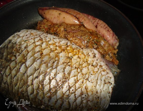 Выложить все на сковороду...