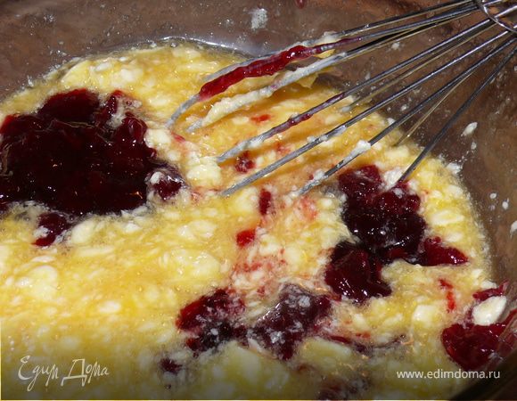  мягкое масло+ сахар+ яйца хорошо взбить
+джем + стружка+ мука
