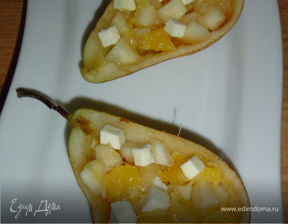 Груши наполняем салатом,