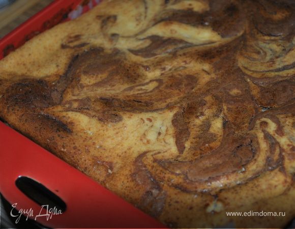  Выпекать при 170-180С минут 45-60. Готовность проверить зубочисткой, на ней могут быть крошки, но не сырое тесто.  Готовый корж остудить, после этого освободить из формы. Нарезать на 16-20 прямоугольников. 
Смачного!