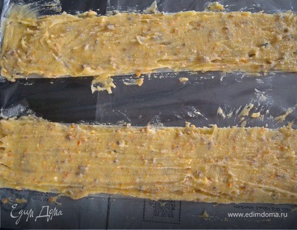 ...Равномерно разровнять кисточкой... Дать застыть (но не в холодильнике)