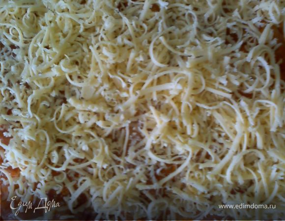 сверху положить омлет