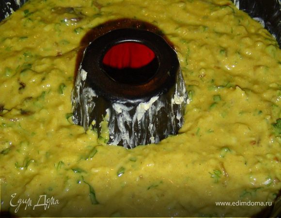 и выкладываем в форму, предварительно смазанную маслом.