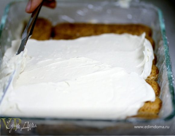 Повторяем процесс с печеньем и кремом.