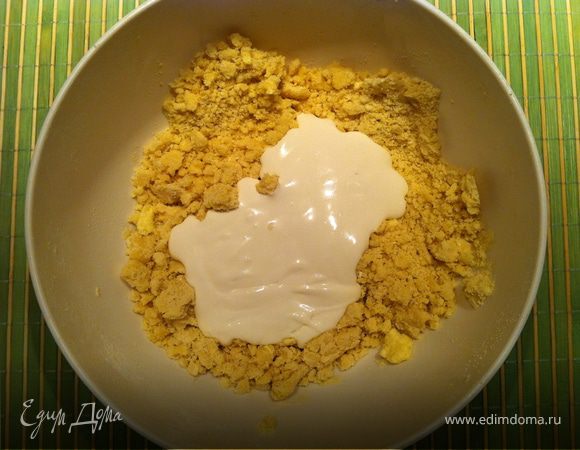 добавить сметану. У меня домашняя- жирность сказать не могу. Но не постная она- это точно;)