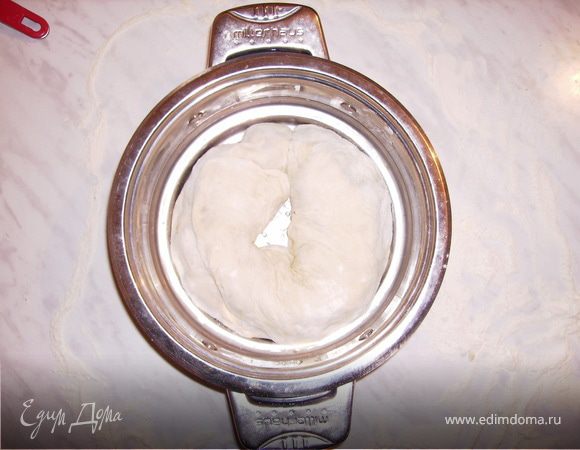 и укладываем в пароварку (дно предварительно смазать сливочным маслом)