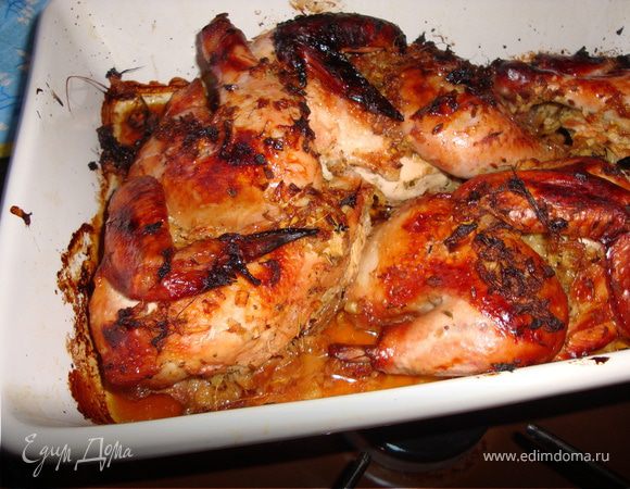 Берем жаропрочную посуду, смазываем оливковым маслом, кладем наших маринованных цыплят и в разогретую на 180гр духовку на 30 мин, далее прибавляем огонь и мин 5-10 до красивой корочки. Ну вот и все! Я подавала с теплым салатом на гарнир от Ю. Высоцкой