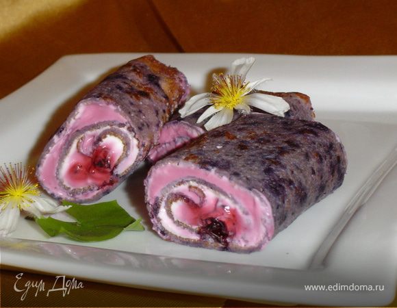 Вот и все! Приступаем к чаепитию с вкусными, ароматными и очень красивыми блинчиками! Приятного аппетита!