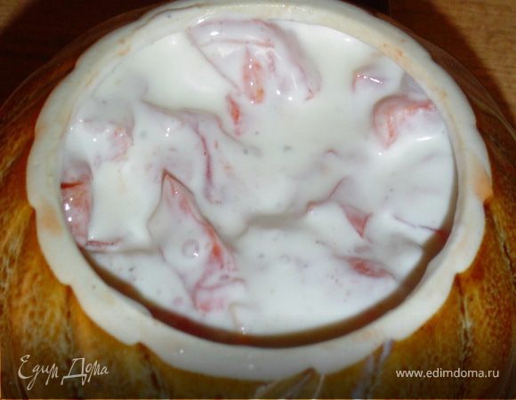 и заливаем содержимое горшочков. Посыпаем их сыром и отправляем в духовку на 40 минут при температуре 180-190 гр.