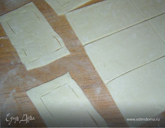 и каждый прямоугольник слегка надрезать по уголкам,