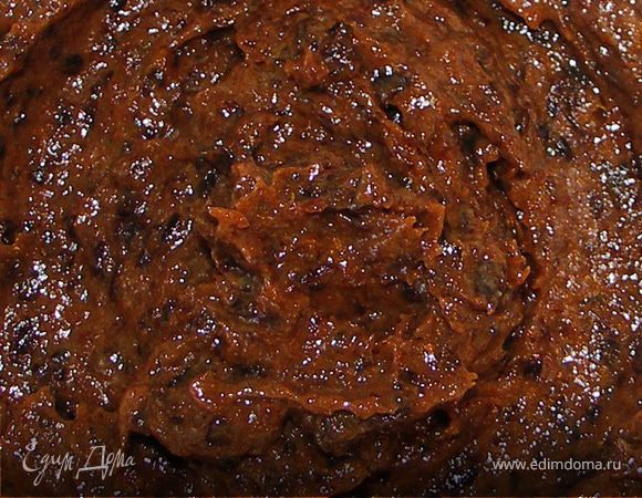 Чернослив предварительно замочить в сливках на часик.Измельчить блендером в пюре и добавить 50г сахарной пудры.
