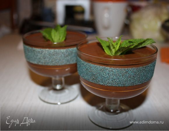 Выложить в формочки. Поставить в холодильник на час.