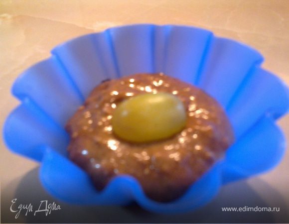 Добавить "изюминку", в моем случае -виноград.