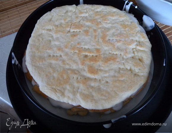 На 6 коржей у меня ушло 30 минут (испеченных с двух сторон до светло-золотавого цвета, главное не пережарить).