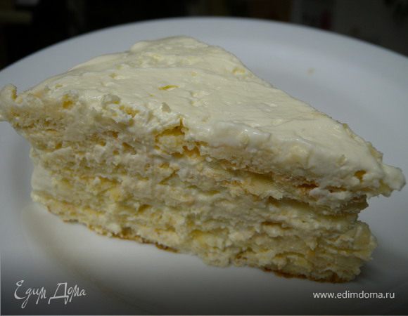 Получается очень нежным. И даже коржей почти не видно. 