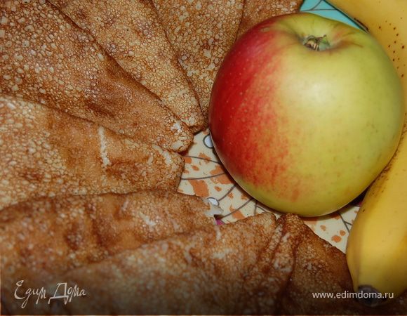 Блинчики получаются нежными и ажурными.