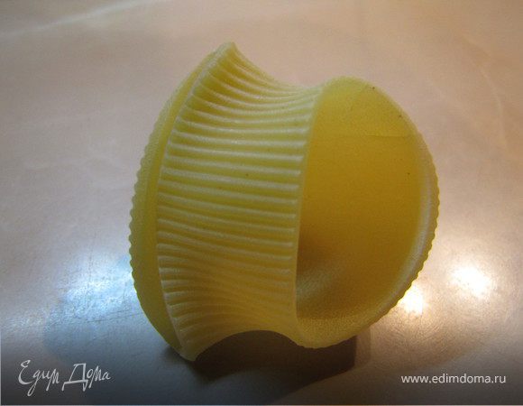 Берем сырую макаронину вот такой замечателной формы