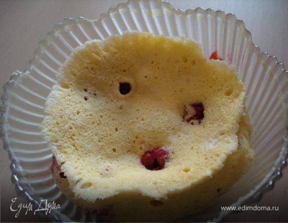 Готовить в микроволновке. Я готовила каждую порцию 4 минуты при 750, время и мощность необходимо подбирать индивидуально в зависимости от микроволновки.