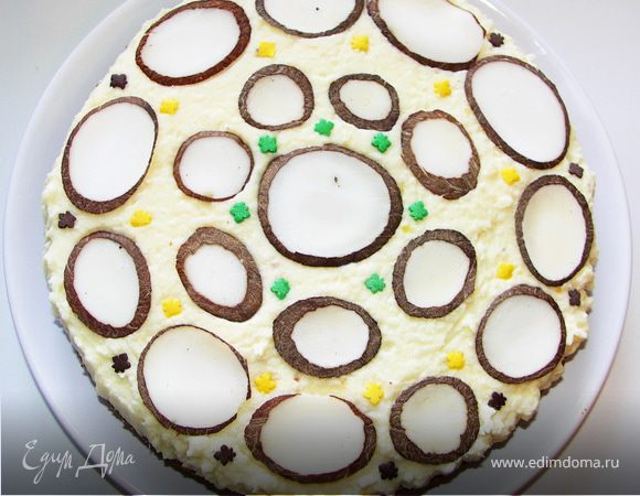 Готовый торт оставить на пару часиков в прохладном месте и можно кушать.Приятного аппетита!