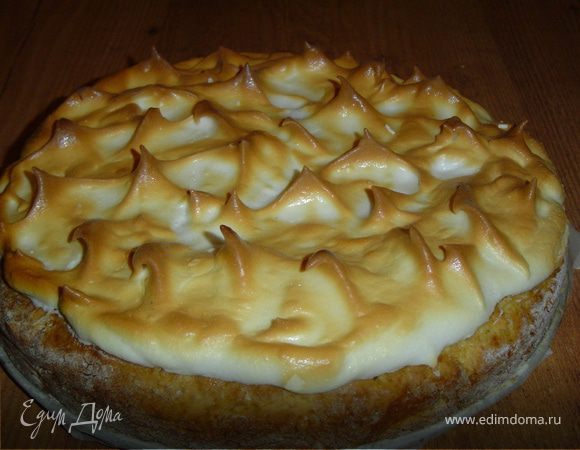 К сожалению у меня нет фото в разрезе, так как пирог предназначался подруге.                               Приятного аппетита!