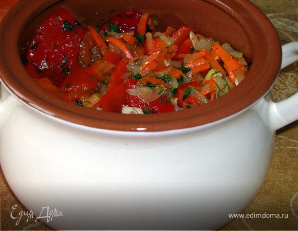 Перекладываем в удобную посуду и убираем в холодильник как минимум на 3-4 часа. 
Салат хорошо хранится до 2-х недель… 
Приятного аппетита!