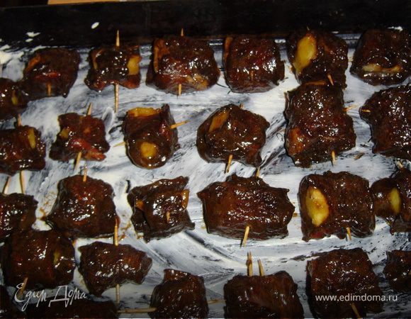 Жарьте в духовке 2 минуты при температуре 270 гр. , переверните и жарьте еще 2 мин. Затем выключите духовку и оставьте там мясо на 15 минут.